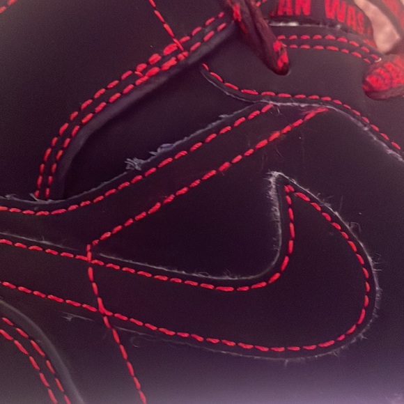 Jordan 1 red and black but wit no box - Picture 12 of 17
